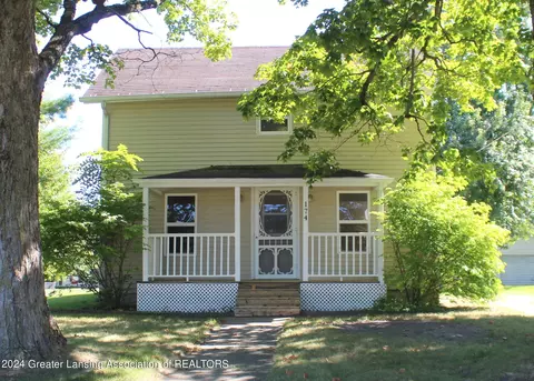 174 E First St, Vermontville, MI 49096