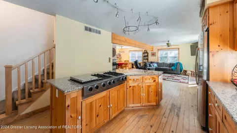 Kitchen - 15629 Chandler Rd, Bath, MI 48808 photo 4 of 4