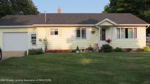 402 N Knowlton St, Elsie, MI 48831