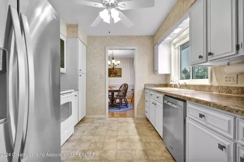 3396 Roosevelt Rd, Jackson, MI 49203 photo 17