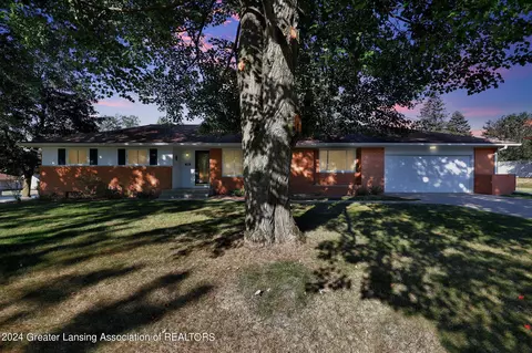 3396 Roosevelt Rd, Jackson, MI 49203