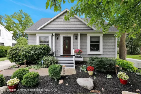 806 N Foster Ave, Lansing, MI 48912