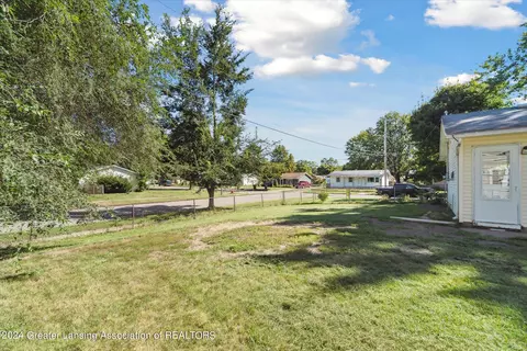 Exterior - 4900 Kessler Dr, Lansing, MI 48910 photo 5 of 5