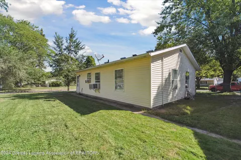 Exterior - 4900 Kessler Dr, Lansing, MI 48910 photo 3 of 5