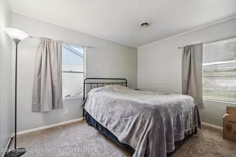 Bedroom - 4900 Kessler Dr, Lansing, MI 48910 photo 4 of 6