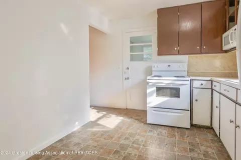 521 Tisdale Ave, Lansing, MI 48910 photo 7