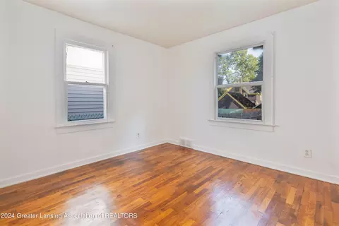 521 Tisdale Ave, Lansing, MI 48910 photo 9
