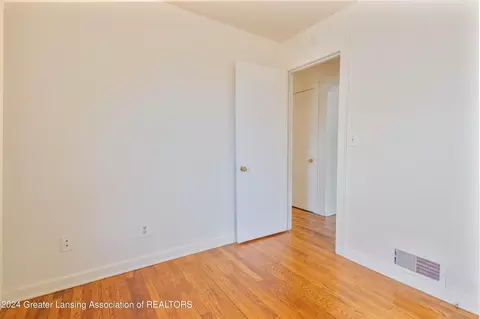 521 Tisdale Ave, Lansing, MI 48910 photo 10