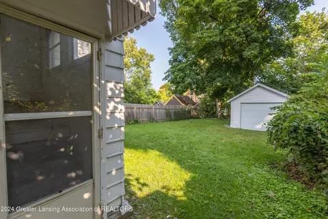 521 Tisdale Ave, Lansing, MI 48910 photo 23