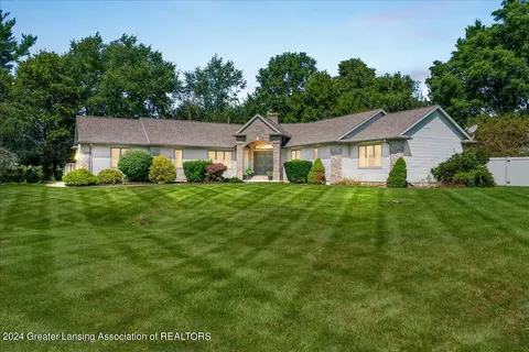 305 Kerry St, Eaton Rapids, MI 48827