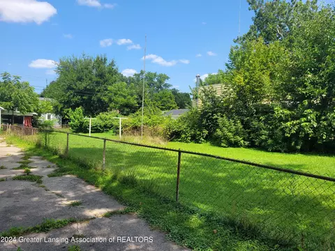 Undisclosed, Lansing, MI 48910 photo 2
