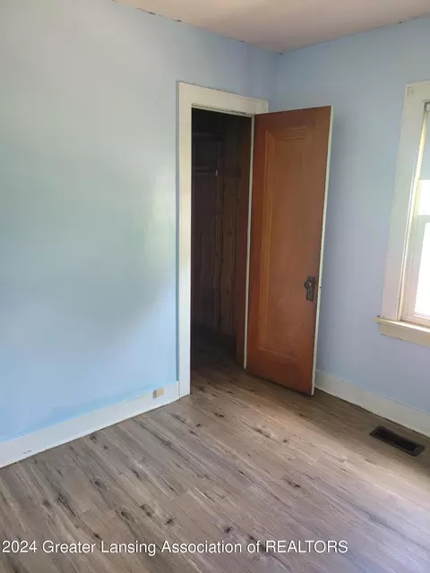 Undisclosed, Lansing, MI 48910 photo 6