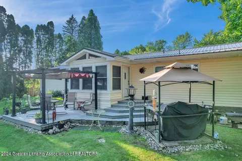 Exterior - 4149 W Herbison Rd, Dewitt, MI 48820 photo 8 of 9