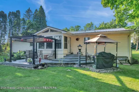 Exterior - 4149 W Herbison Rd, Dewitt, MI 48820 photo 4 of 9