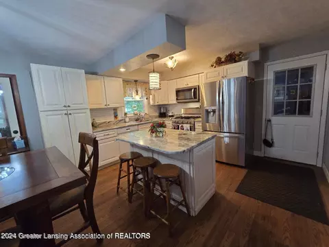 Kitchen - 4149 W Herbison Rd, Dewitt, MI 48820 photo 2 of 3