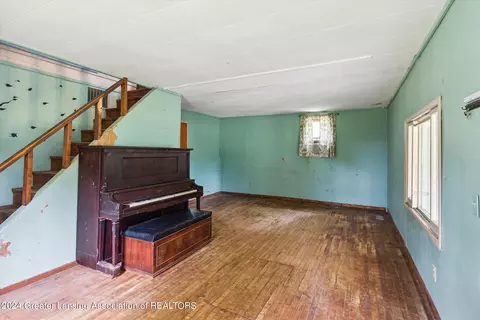 Living - 2989 N Pingree Rd, Alma, MI 48801 photo 1 of 1