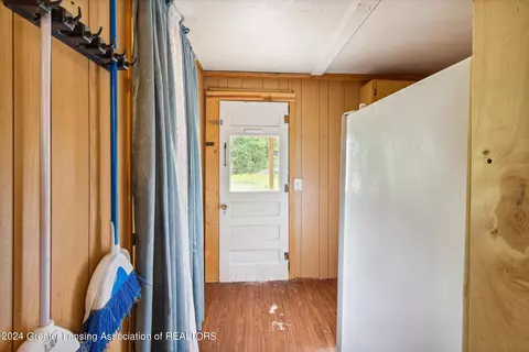 Entry Way - 2989 N Pingree Rd, Alma, MI 48801 photo 9 of 10