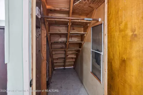 Entry Way - 2989 N Pingree Rd, Alma, MI 48801 photo 10 of 10