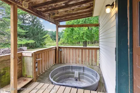 Exterior - 2989 N Pingree Rd, Alma, MI 48801 photo 2 of 4