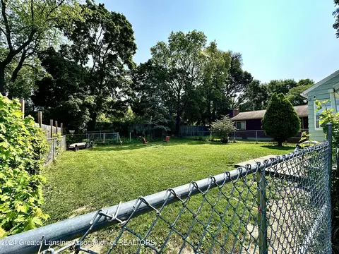 Exterior - 2013 Lyons Ave, Lansing, MI 48910 photo 4 of 7