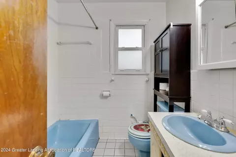 Bath - 2501 Devonshire Ave, Lansing, MI 48910 photo 1 of 1