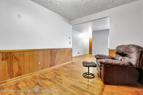 Living - 2501 Devonshire Ave, Lansing, MI 48910 photo 3 of 5