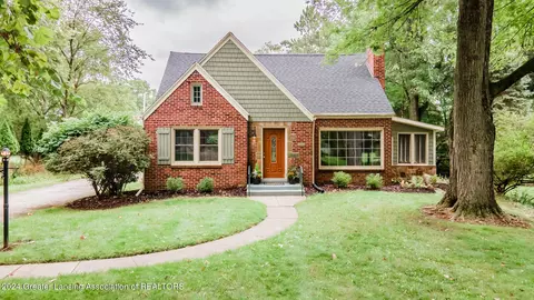 4520 Cherokee Way, Okemos, MI 48864