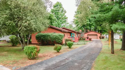 367 E South St, Mason, MI 48854