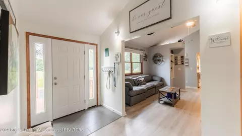 367 E South St, Mason, MI 48854 photo 5