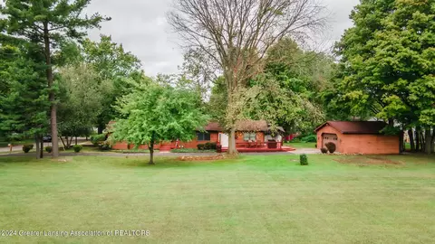 367 E South St, Mason, MI 48854 photo 2