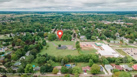 367 E South St, Mason, MI 48854 photo 3