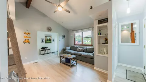 367 E South St, Mason, MI 48854 photo 7