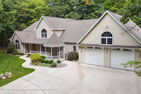 4884 Rivers Edge Trl, Mount Pleasant, MI 48858