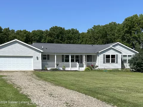 1205 N Chester Rd, Charlotte, MI 48813