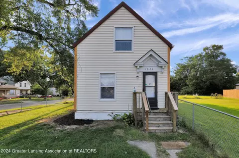 1636 Herbert St, Lansing, MI 48910 photo 3