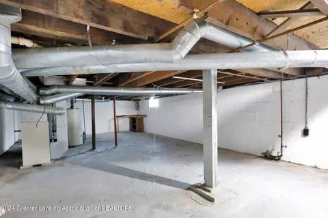 1636 Herbert St, Lansing, MI 48910 photo 17