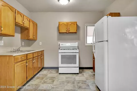 1636 Herbert St, Lansing, MI 48910 photo 8