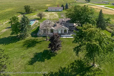 5963 W Chadwick Rd, Dewitt, MI 48820