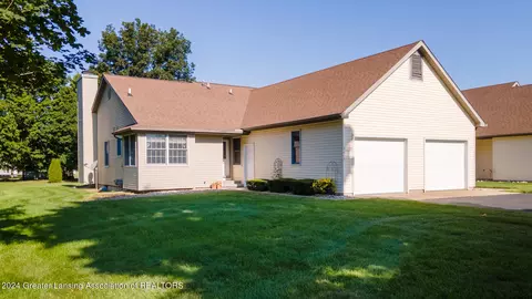 2863 Twelve Oaks Dr, Charlotte, MI 48813