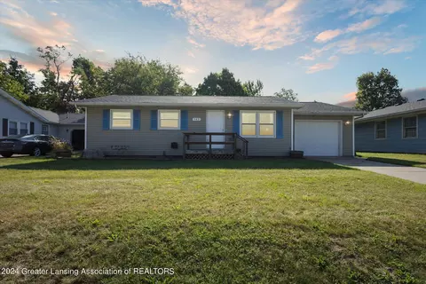 943 Riverside Dr, Portland, MI 48875