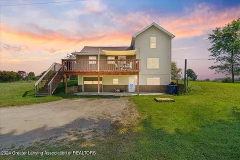 5920 Mills Hwy, Eaton Rapids, MI 48827