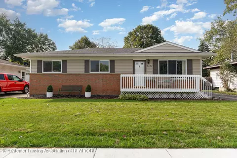 5421 Winshall Dr, Swartz Creek, MI 48473