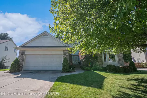 1609 Downing St, Haslett, MI 48840