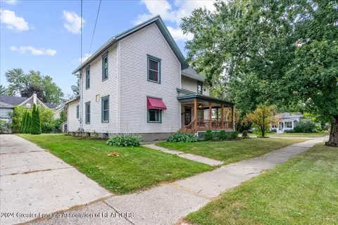 327 Taylor St, Grand Ledge, MI 48837