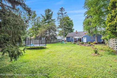 5664 School St, Haslett, MI 48840 photo 29