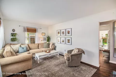 5664 School St, Haslett, MI 48840 photo 4