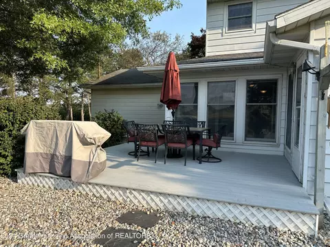 Exterior - 6465 W Maple Rapids Rd, Saint Johns, MI 48879 photo 4 of 4