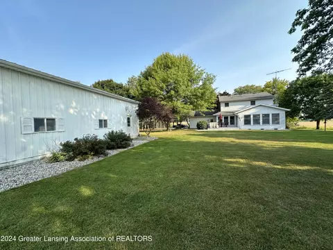 Exterior - 6465 W Maple Rapids Rd, Saint Johns, MI 48879 photo 2 of 4