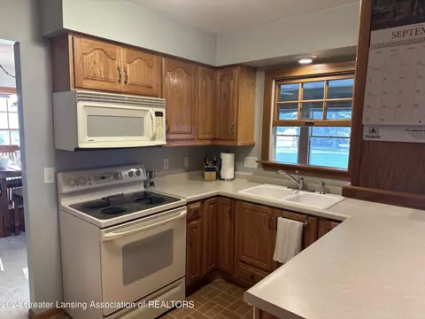 Kitchen - 6465 W Maple Rapids Rd, Saint Johns, MI 48879 photo 3 of 3