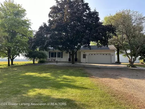 6465 W Maple Rapids Rd, Saint Johns, MI 48879